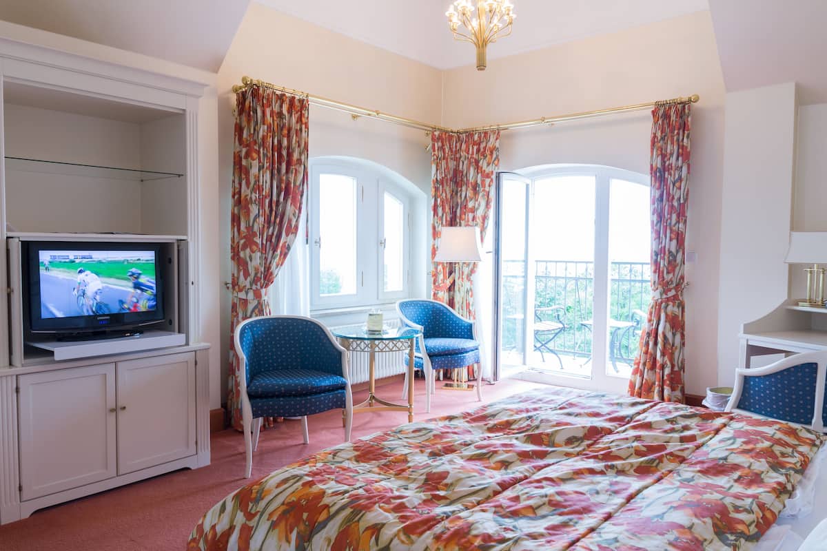 Minibar, coffre-fort, bureau, accĂšs au Wi-Fi (inclus)