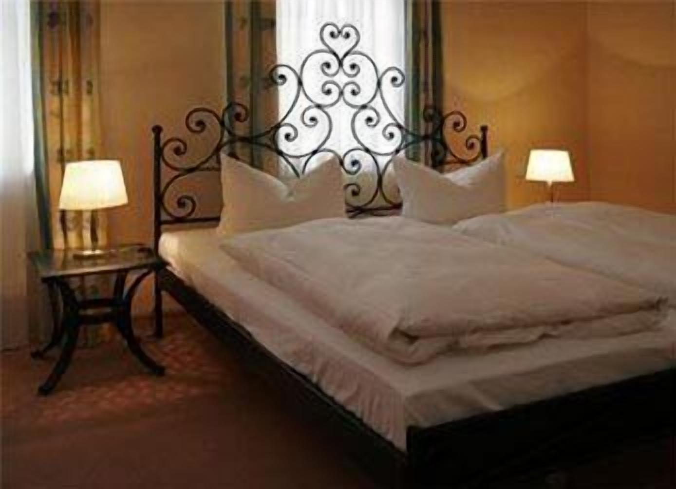 minibar, in-room safe, desk, free wifi