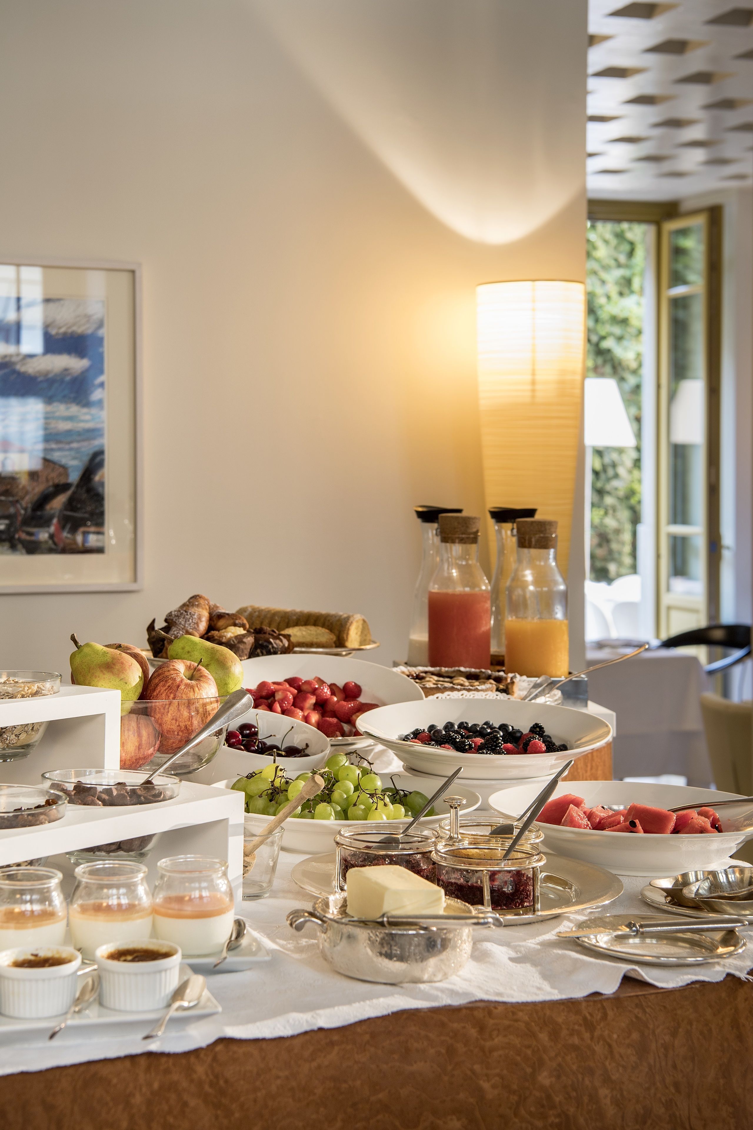 Free daily buffet breakfast