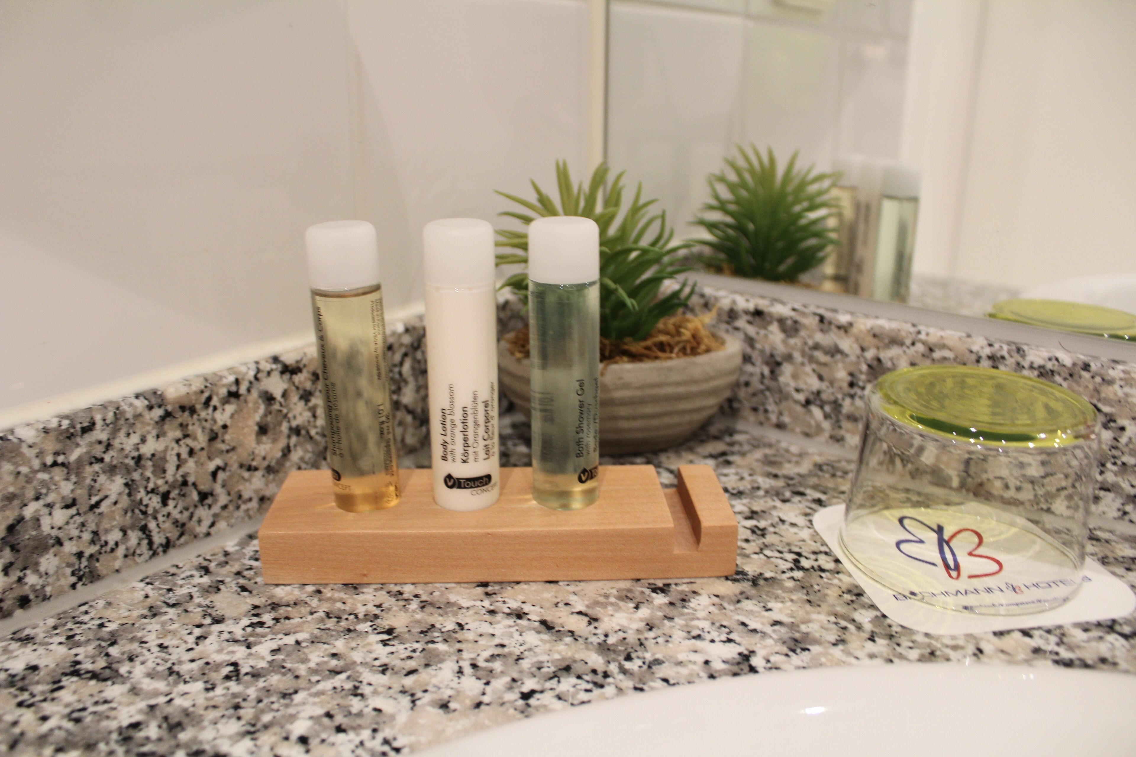 signature suite | bathroom | free toiletries, hair dryer, towels