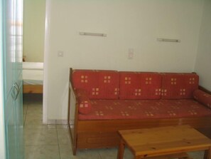 Apartment, 2 Bedrooms | Living area