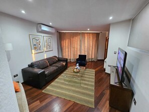 Caja de seguridad en la habitación y sistema de insonorización 