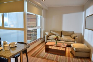 Smart TV 43 pulgadas con canales de televisión vía satélite