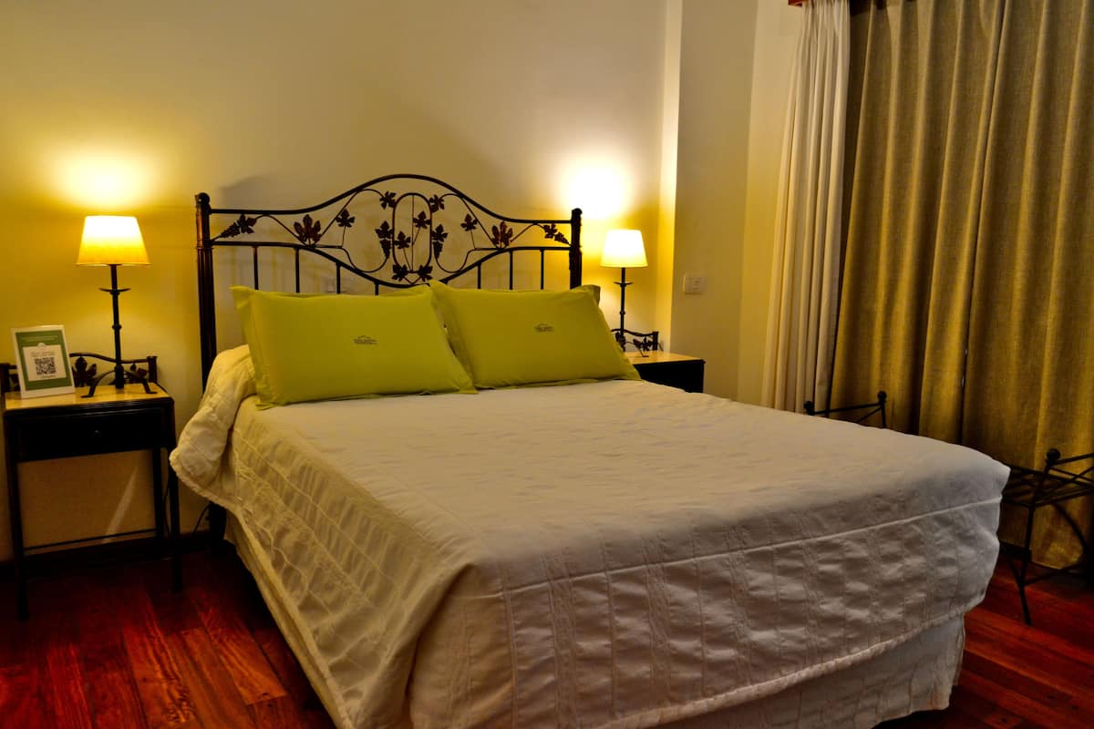 Standard Double Room | Premium bedding, in-room safe, individually furnished, desk