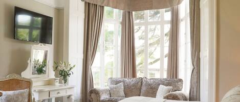 Kamar Double Superior, 1 Tempat Tidur King (Room 3) | Meja kerja dan Wi-Fi gratis