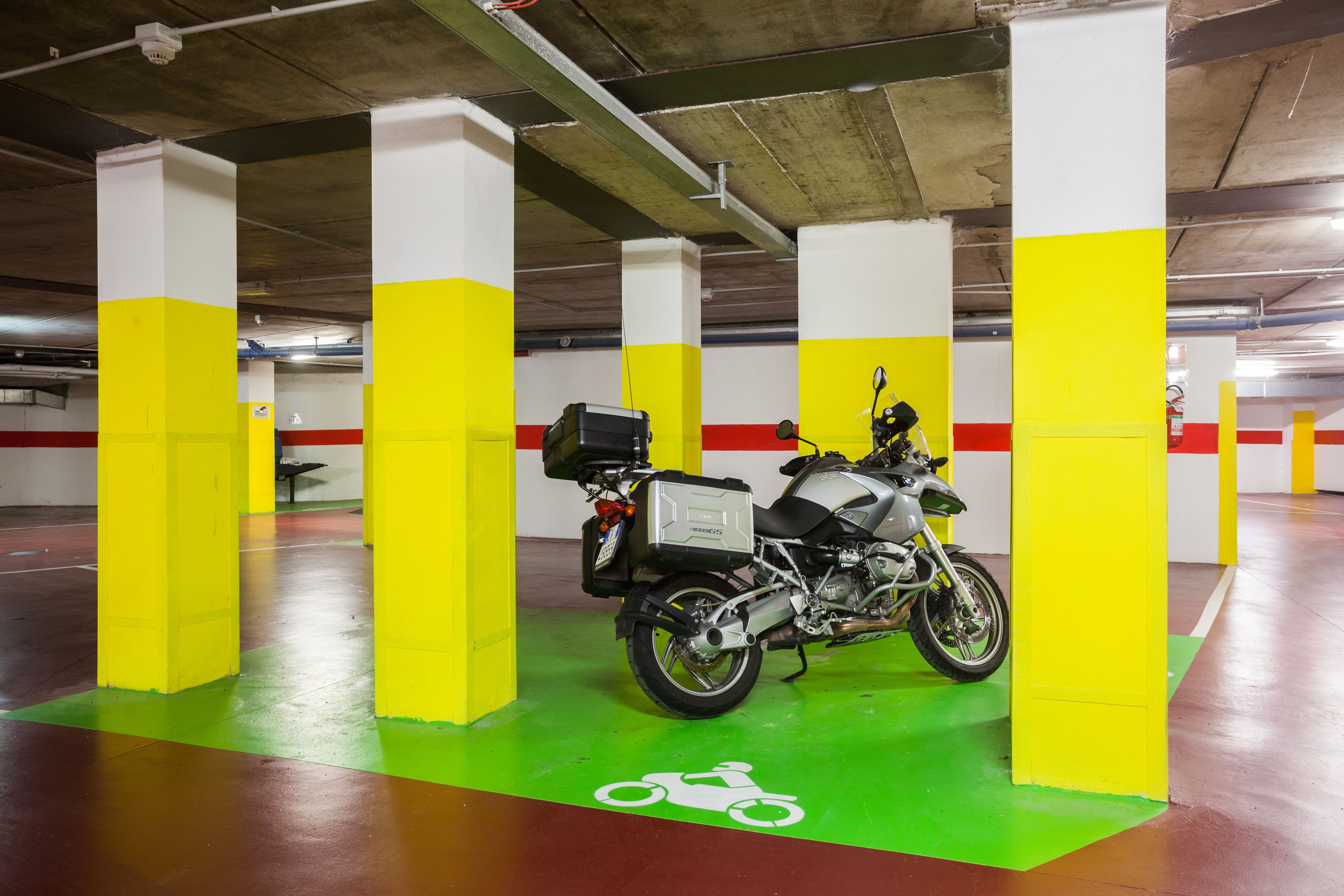 self-parking (surcharge) 10 per day