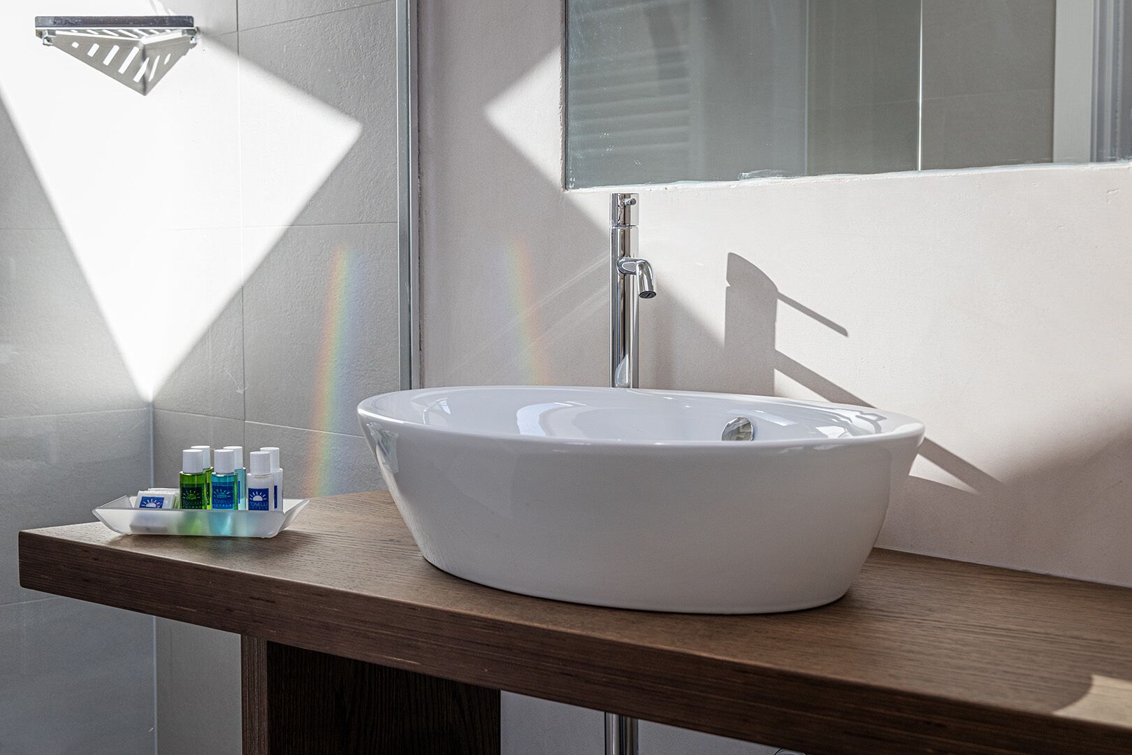 deluxe double room, 1 bedroom, balcony | bathroom | shower, free toiletries, hair dryer, bathrobes