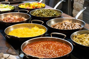 Free daily buffet breakfast