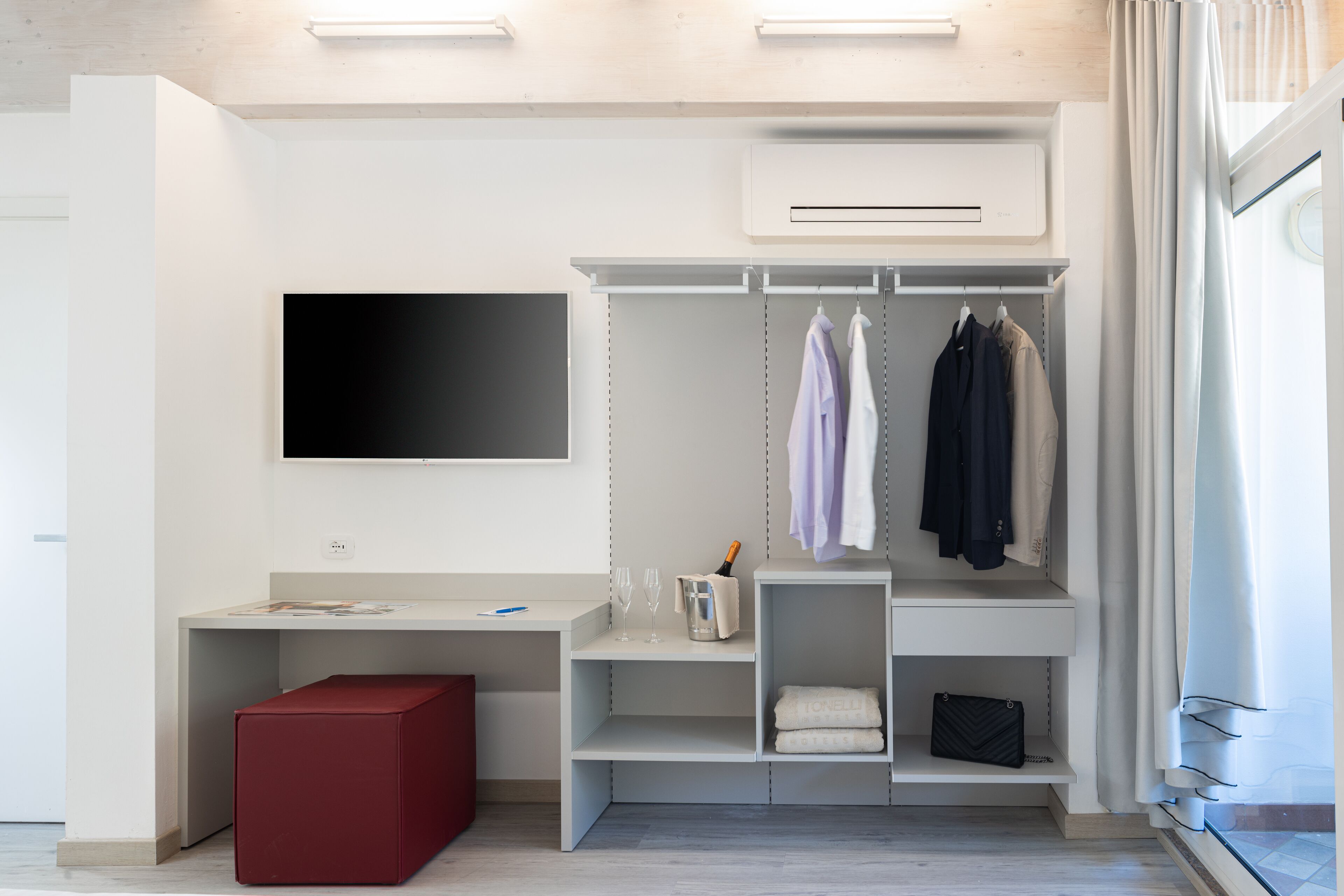 1 bedroom, minibar, in-room safe, individually furnished