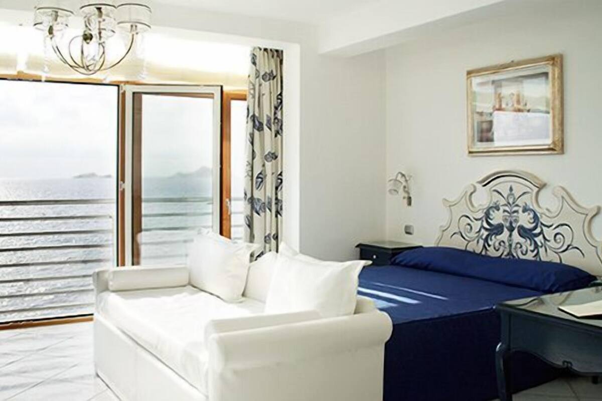 suite, terrace, sea view | 1 bedroom, minibar, in-room safe, individually decorated