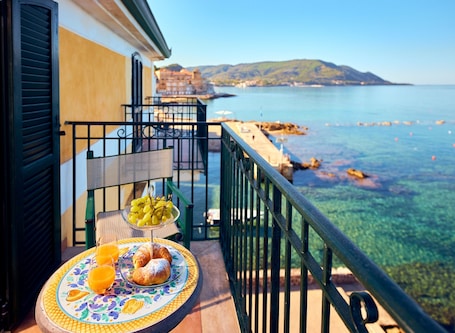 Superior Double or Twin Room, Balcony, Sea View | Terrace/patio