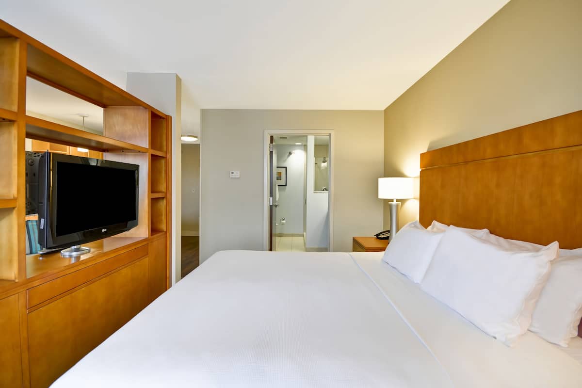 Surmatelas, coffres-forts dans les chambres, bureau