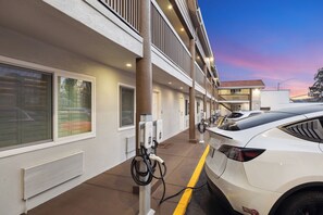 Borne de recharge pour véhicule électrique