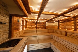 Couples treatment rooms, sauna, hot tub, steam room, body treatments