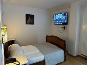 Minibar, Internet - Senator Club Hotel (Timisoara)