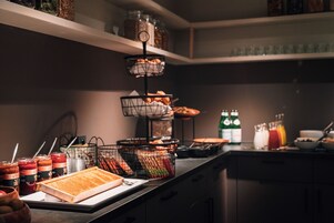 Dagelijks ontbijtbuffet (EUR 34 per persoon)
