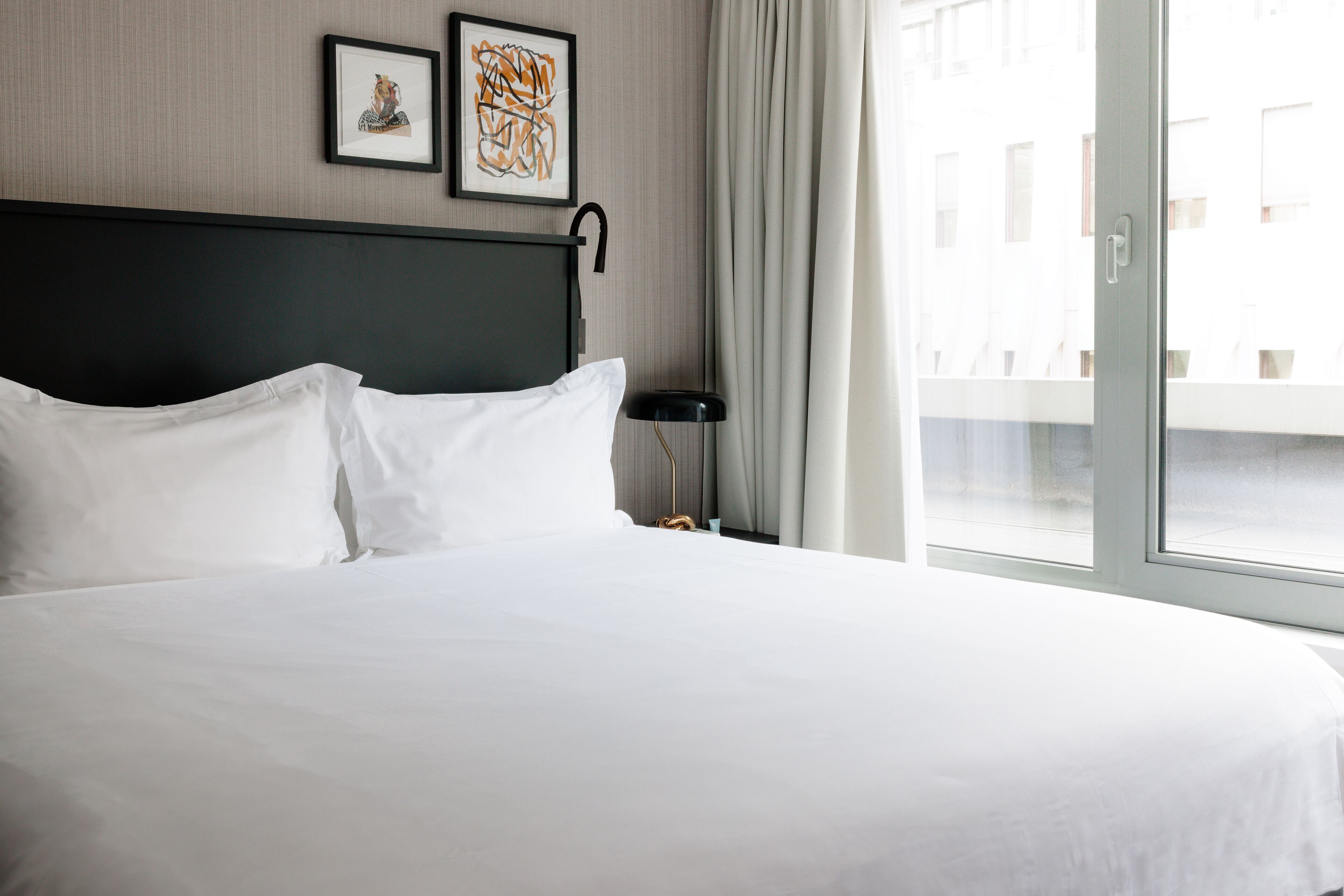 Minibar, coffres-forts dans les chambres, chambres insonorisées