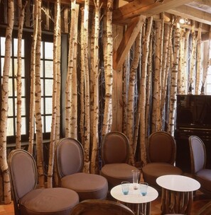 Coin salon dans le hall