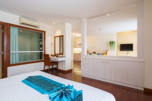 Deluxe Superior Suite