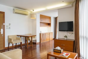 Executive Suite | Living area