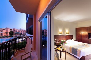 Minibar, caja fuerte, sistema de insonorización