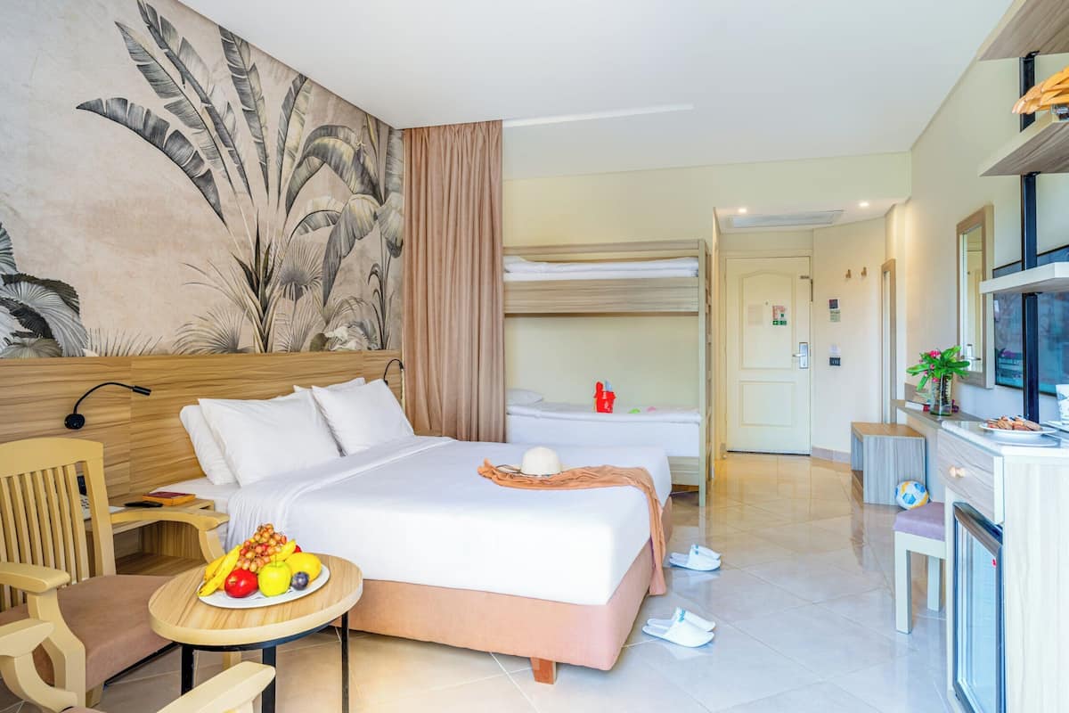 ห้องสแตนดาร์ด (with extra bed) | มินิบาร์, ตู้นิรภัยในห้องพัก, ห้องเก็บเสียง, เตารีด/โต๊ะรีดผ้า