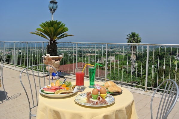 Petit déjeuner continental compris tous les jours