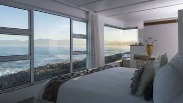 Suite | 1 bedroom, in-room safe, desk, blackout curtains