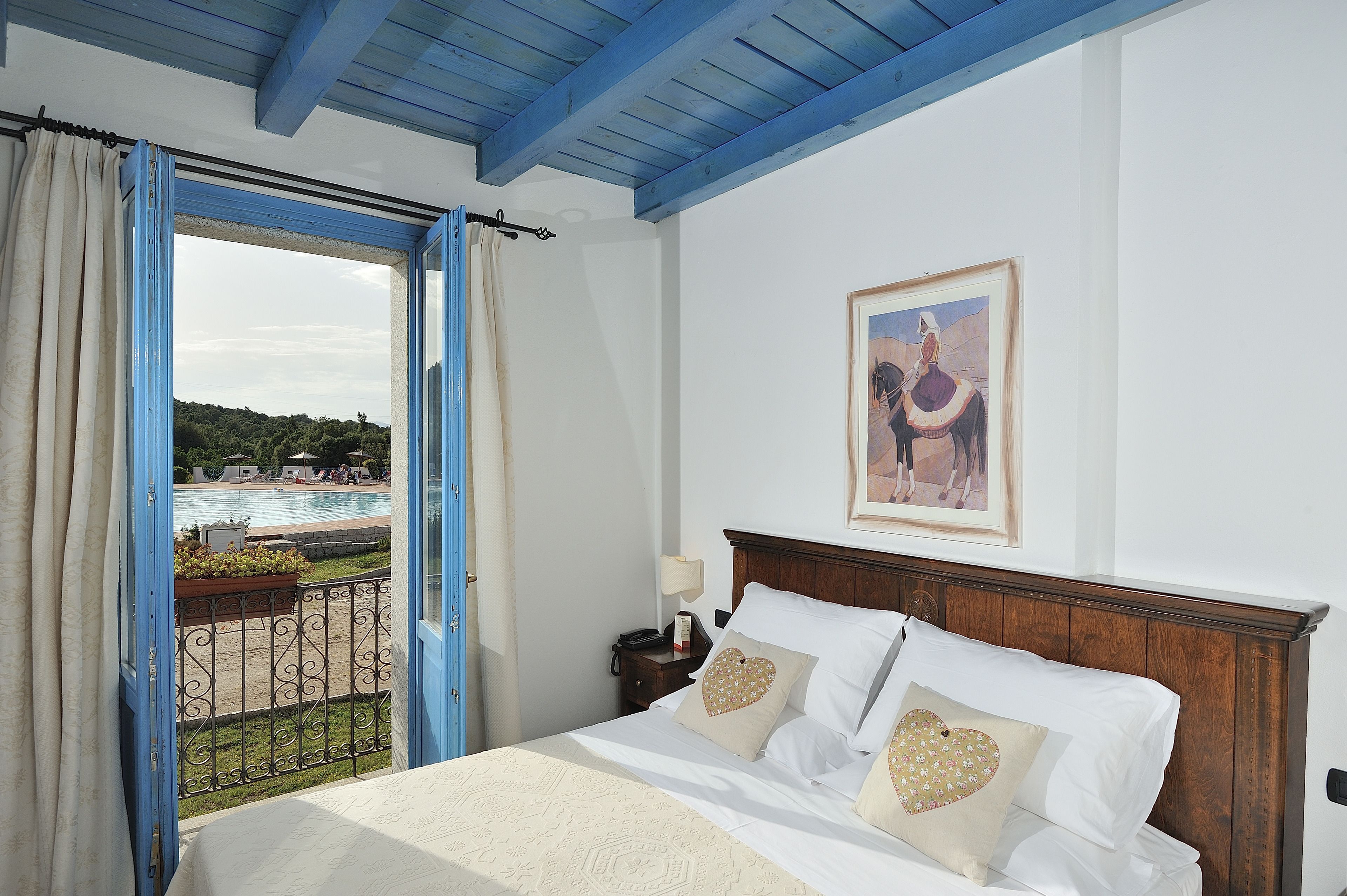 deluxe room | premium bedding, in-room safe, desk, blackout curtains