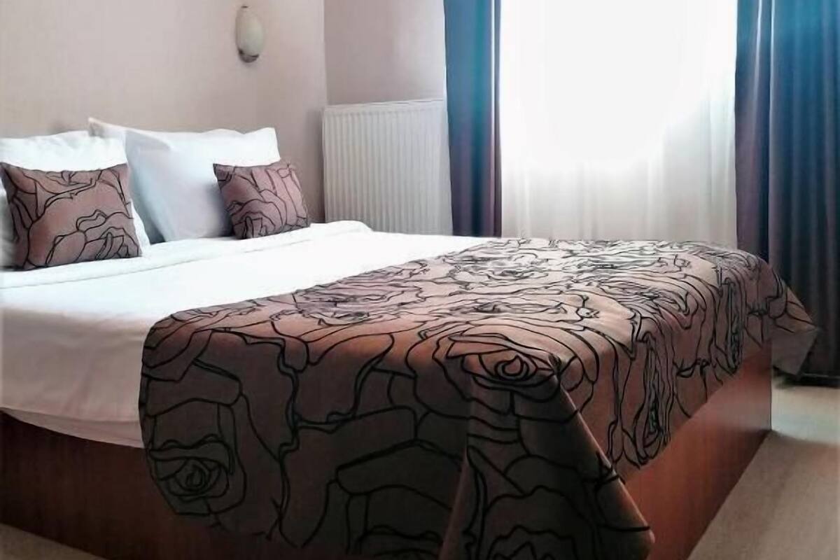 Ropa de cama hipoalergénica y minibar