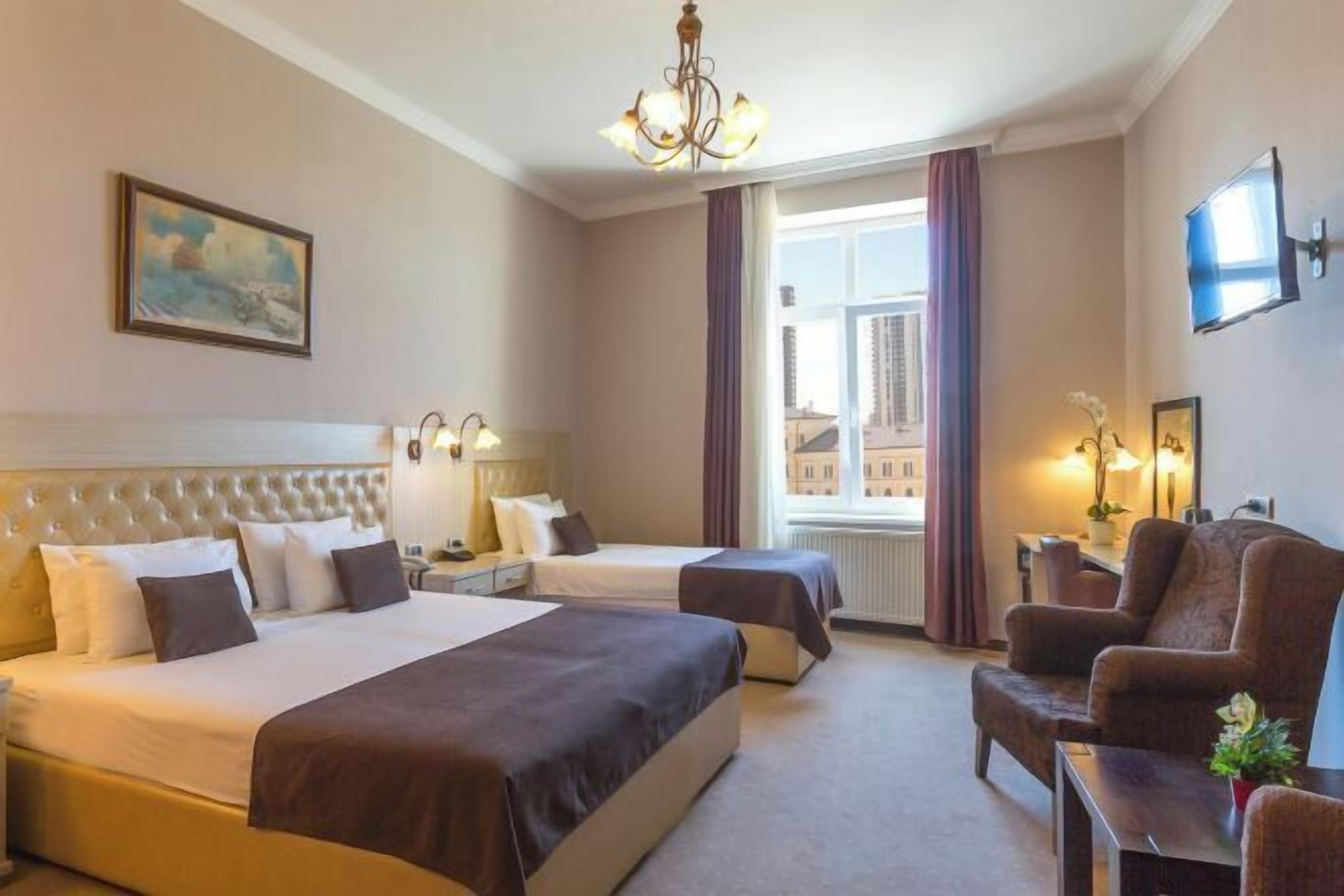 低刺激性寝具、ミニバー、セーフティボックス (室内)、デスク