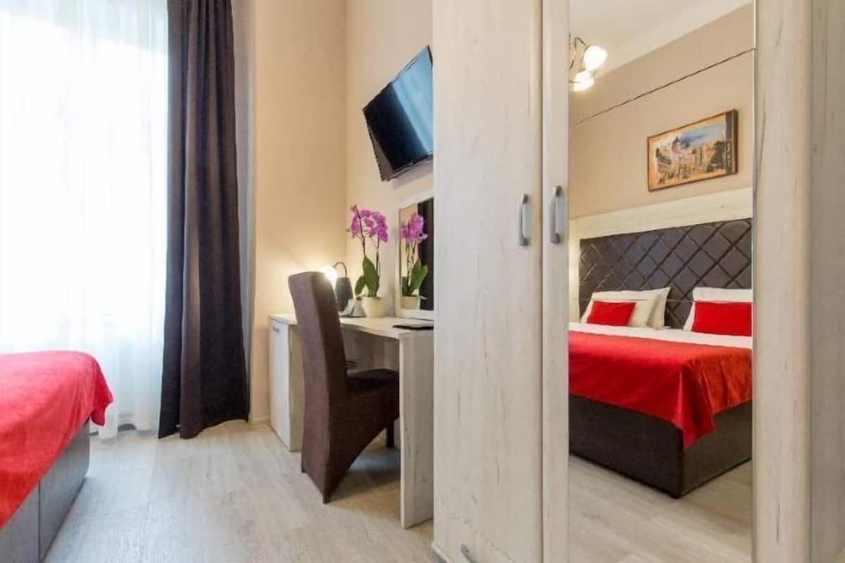 Literie hypoallergénique, minibar, coffres-forts dans les chambres