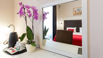 Comfort Double or Twin Room (20% off in the restaurant) | Hypoallergeen beddengoed, een minibar, een kluis op de kamer, een bureau