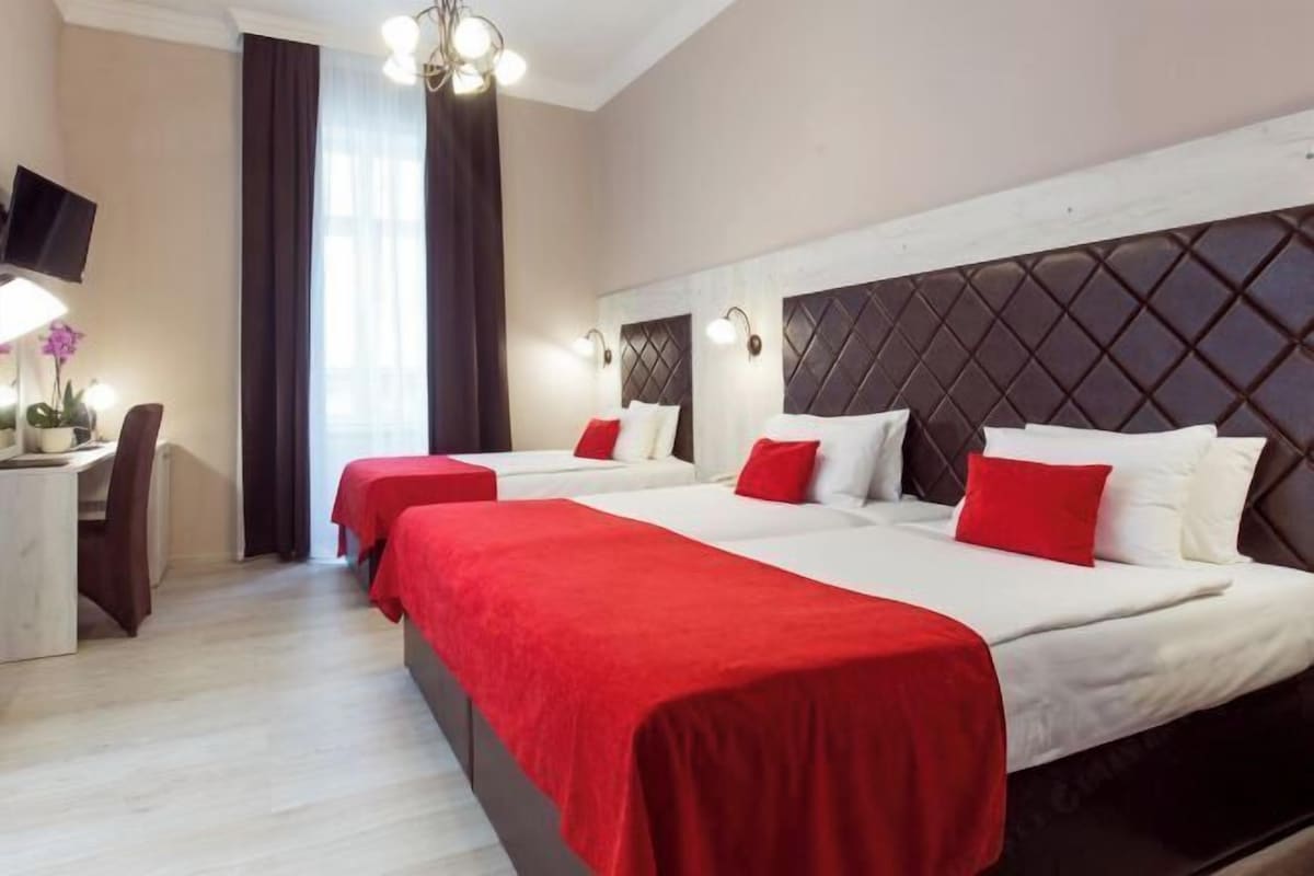 Hypo-allergenic bedding available, minibar, in-room safe, desk
