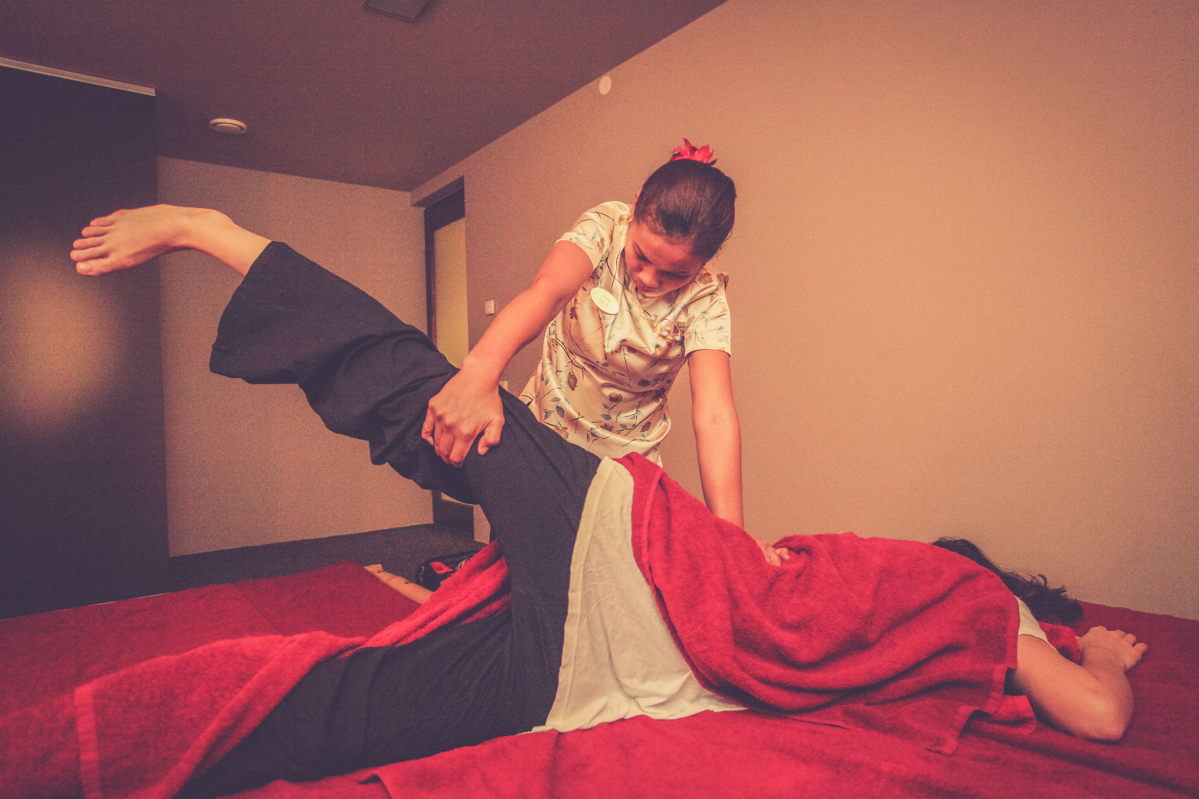 couples treatment room(s), body treatments, body wraps, facials