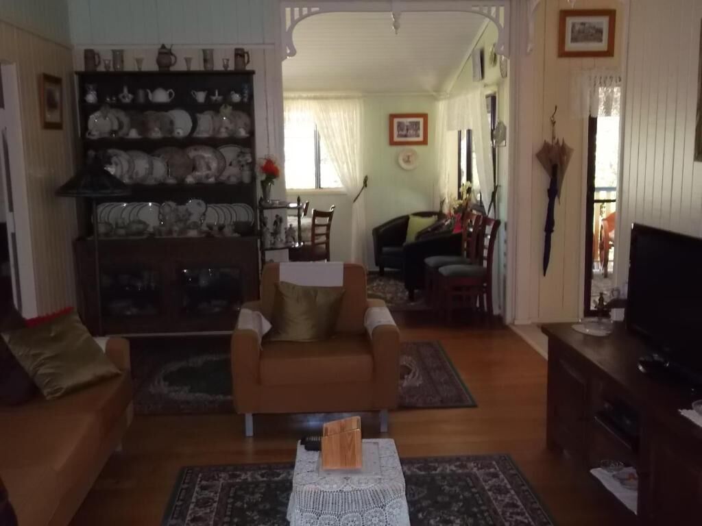 TV màn hình phẳng, đầu đĩa DVD 