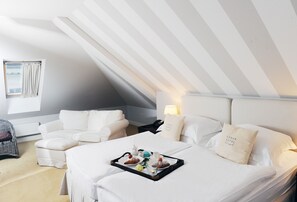 Tempur-Pedic beds, free minibar items, in-room safe - Lesar Hotel Angel (Ljubljana)