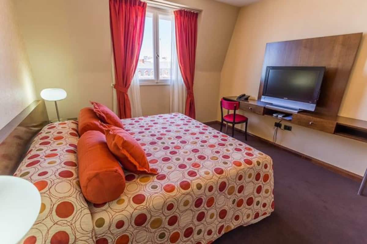 Superior Double or Twin Room, Sea View | View from room