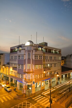 Fassade der Unterkunft – Abend/Nacht