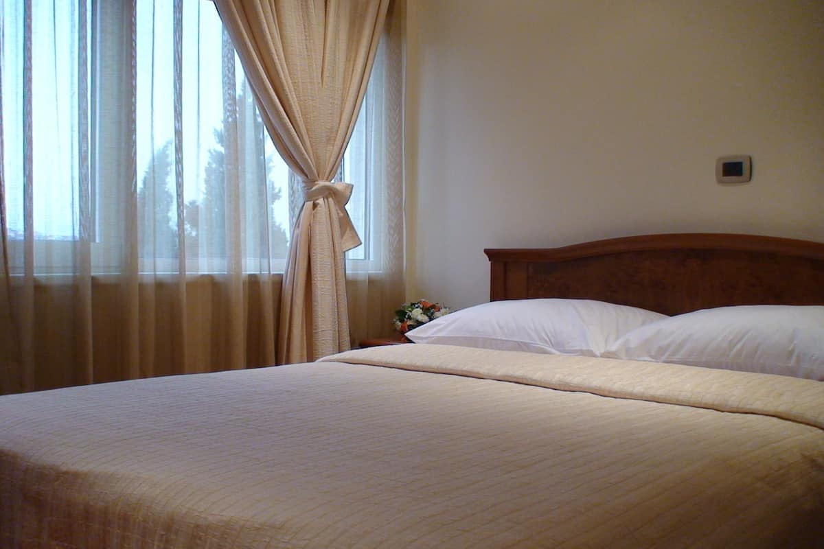 1 phòng ngủ, bộ đồ giường cao cấp, minibar, két bảo mật tại phòng