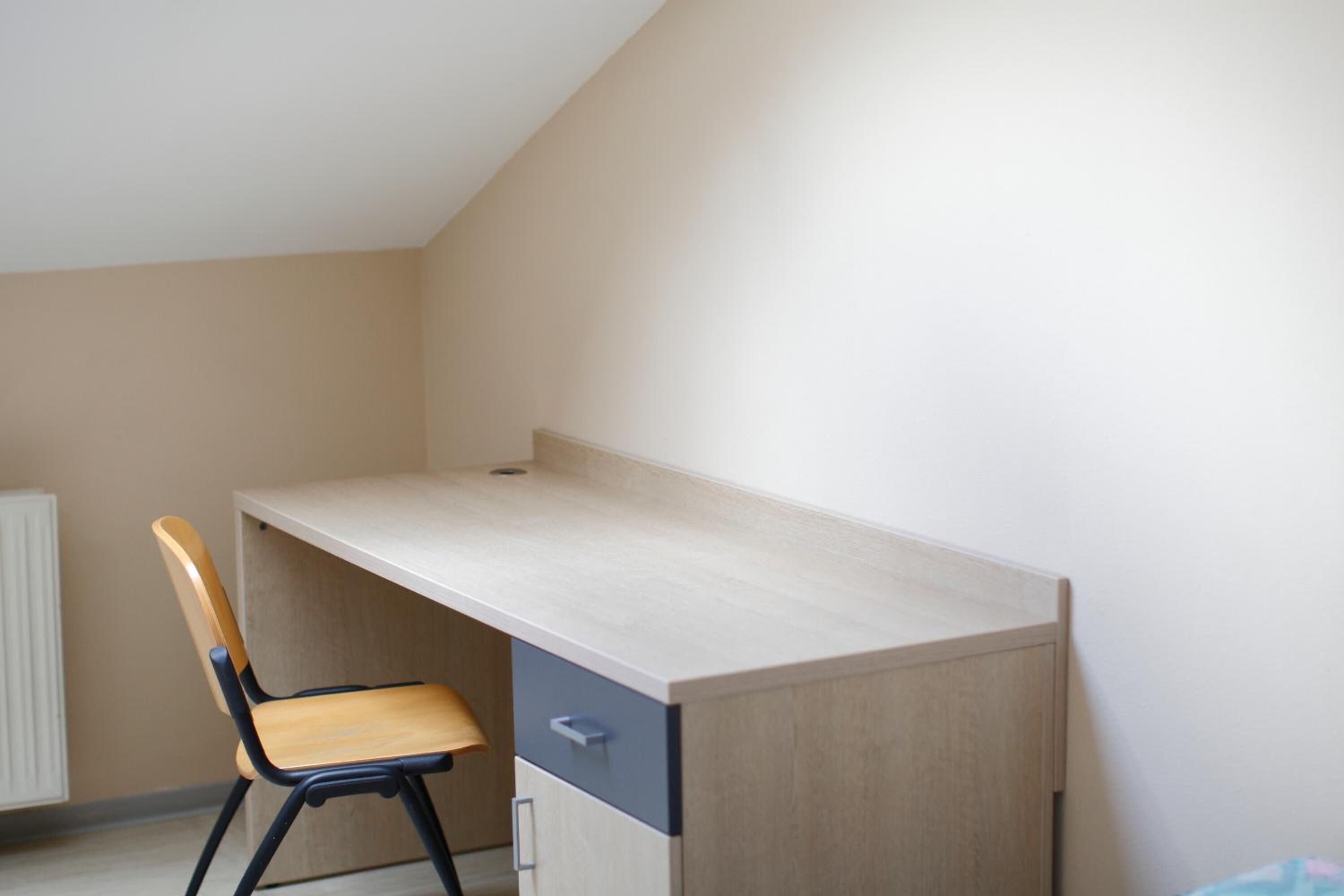 1 bedroom, desk, laptop workspace, wifi