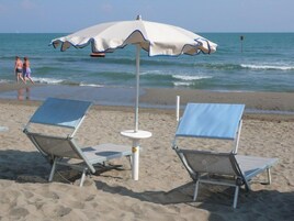 Beach nearby, beach shuttle