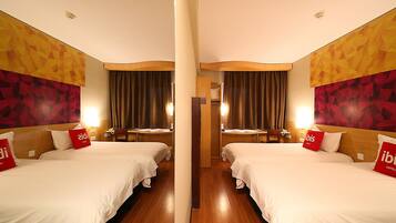 In-room safe, desk, iron/ironing board, free WiFi