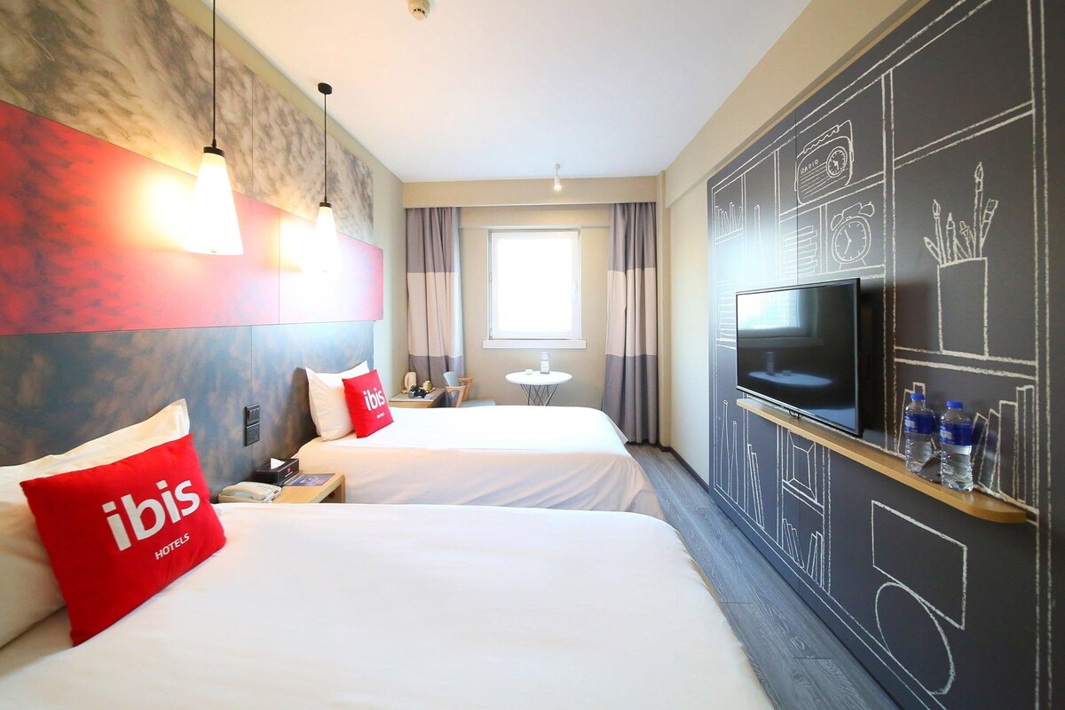 Superior Twin Room | In-room safe, desk, iron/ironing board, free WiFi
