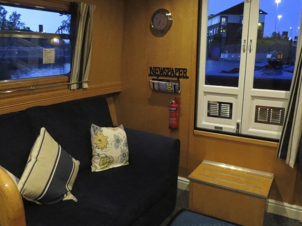 Room, Private Bathroom (Laila Mai Houseboat ) | Lounge