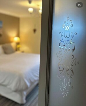 Standard Double Room, 1 Bedroom | Desk, iron/ironing board, free WiFi - The Gower Golf Club (Swansea)