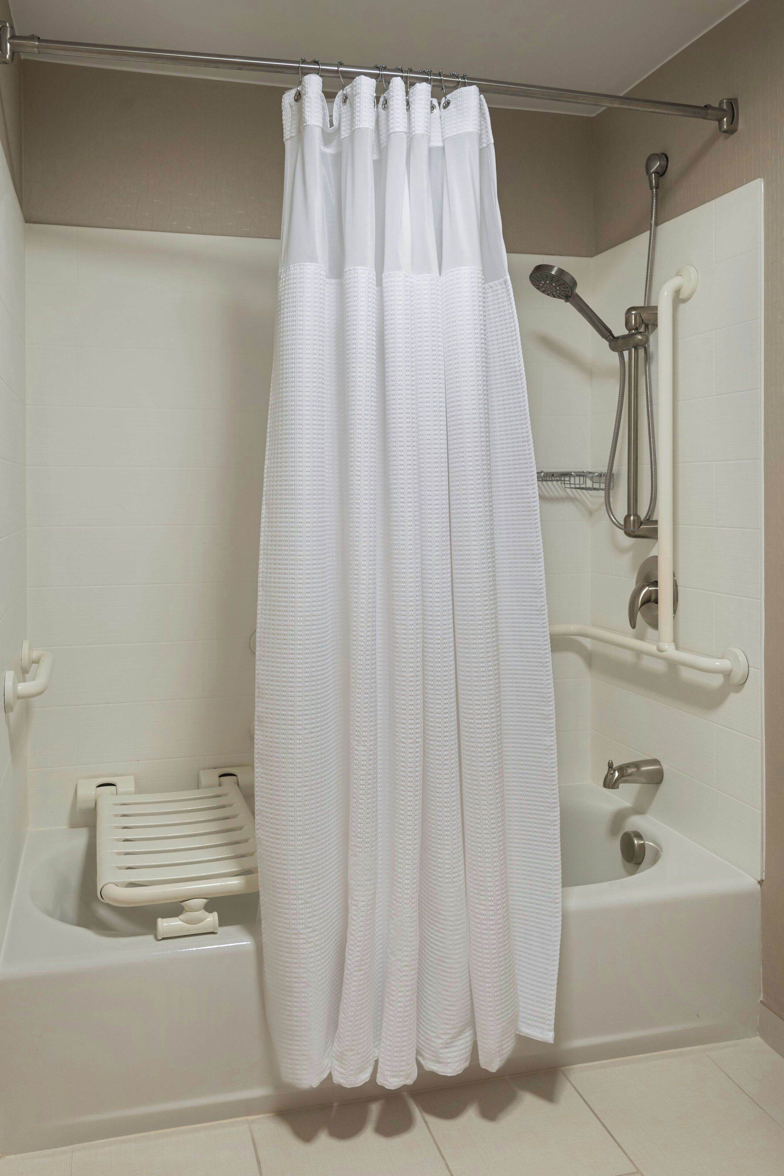 combined shower/bathtub, free toiletries, hair dryer, towels