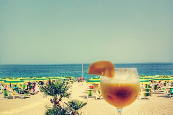 Private beach nearby, free beach shuttle, sun loungers, beach umbrellas