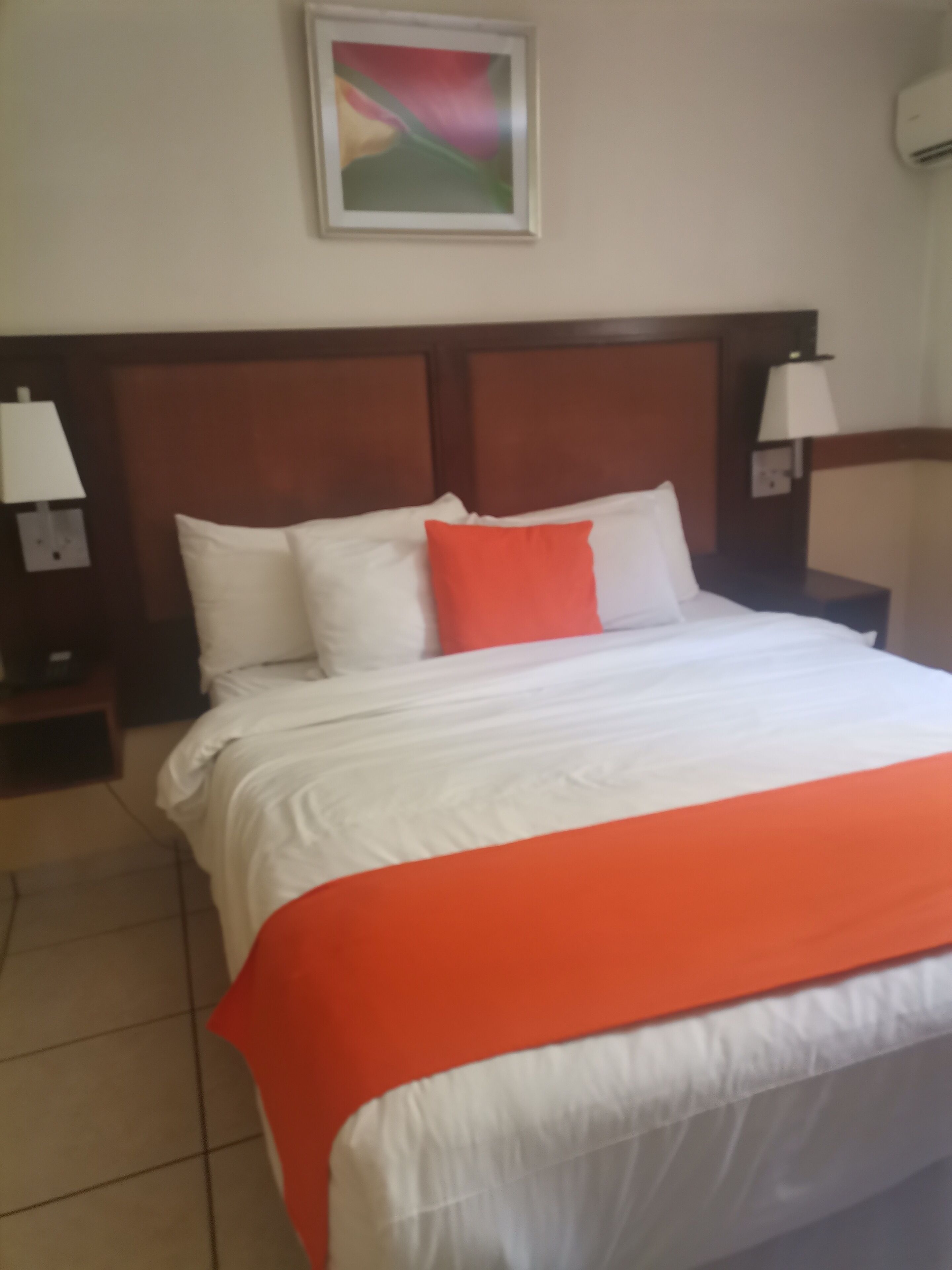 single room, 1 double bed | hypo-allergenic bedding, individually decorated, individually furnished