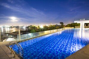 Outdoor pool - Tsix5 Hotel (Pattaya)